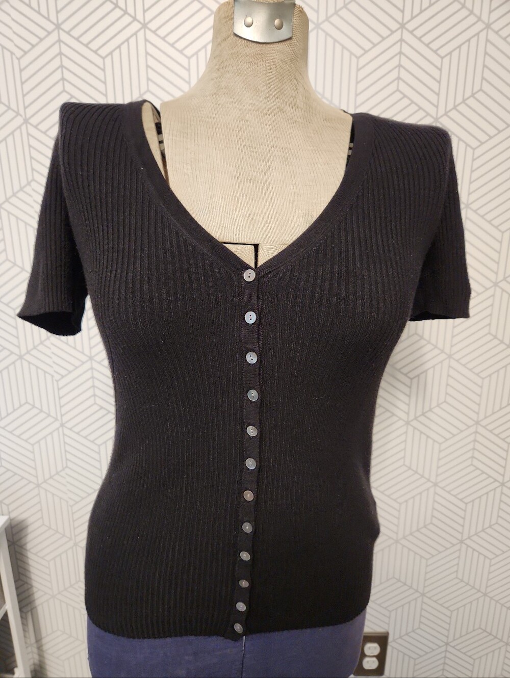 Moth by Anthropologie Ribbed Button Up Black Sweater Short Sleeved V-Neck Small